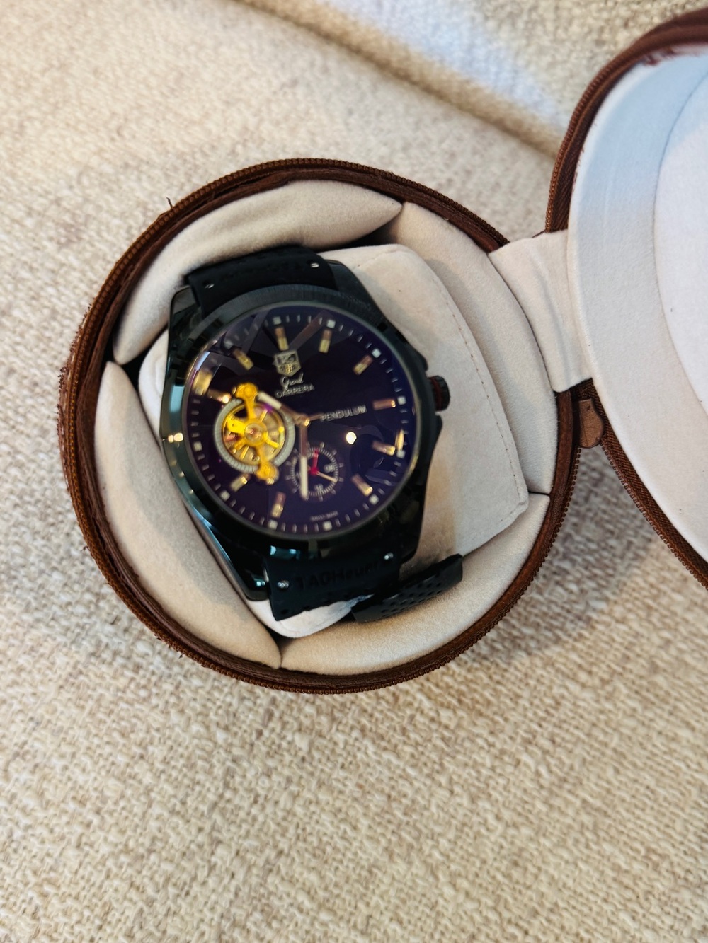 Tag Heuer Working Grand Carrera authentic watch with broken whristwatch strap